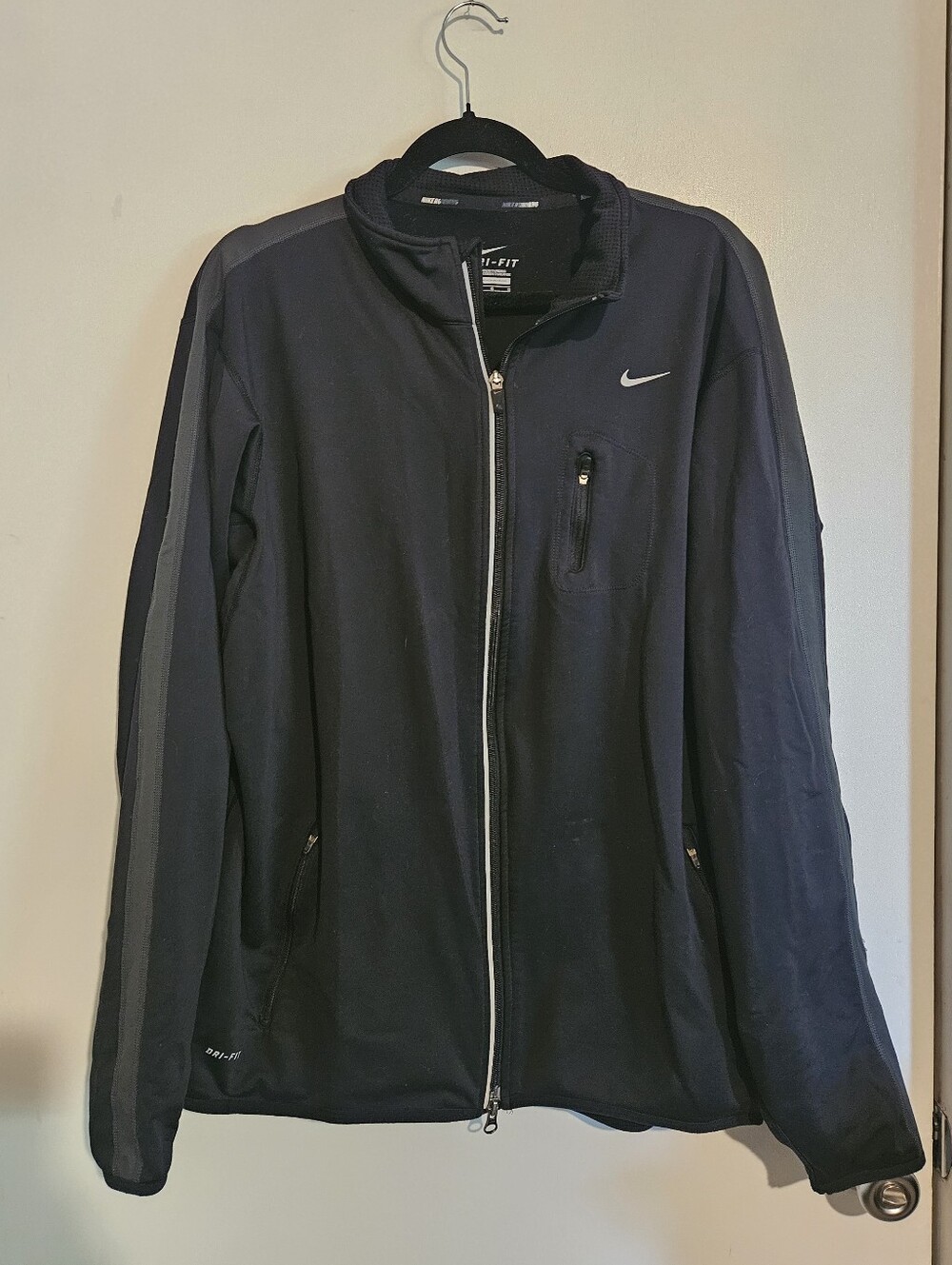 Nike Dri-FIT Men's Large Black Running Track Jacket Full Zip Thumbholes